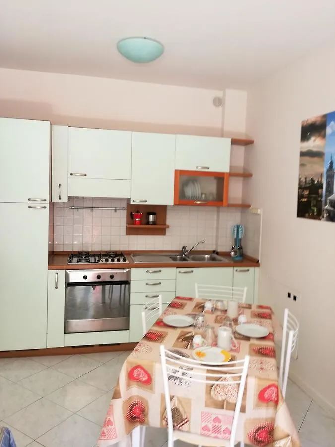 Bergamo City Apartments 0*,  イタリア